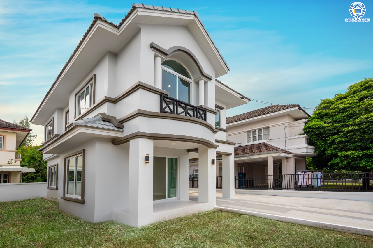 บ้านมือสองตกแต่งใหม่ ม.ชัยพฤกษ์ บางบัวทอง บ้านเดี่ยวจากแบรนด์ LH เนื้อที่ 61.7 ตร.ว. ฟังก์ชัน 3 ห้องนอน 3 ห้องน้ำ จอดรถได้ 1 คัน พร้อม Facilities ครบครัน บนทำเลเดินทางสะดวก ติดถนนบางกรวย-ไทรน้อย ใกล้เซ็นทรัลเวสต์เกต และรถไฟฟ้าสายสีม่วง "สถานีบางพลู"